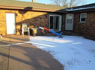 5544 Meadows Dr N, Racine, WI 53402