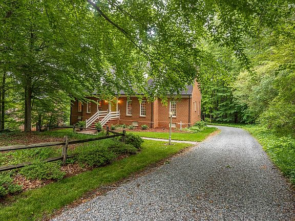 2nd image of 313 Canterbury Dr