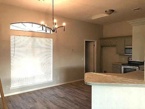 913 Chartrand Ct — Photo 5