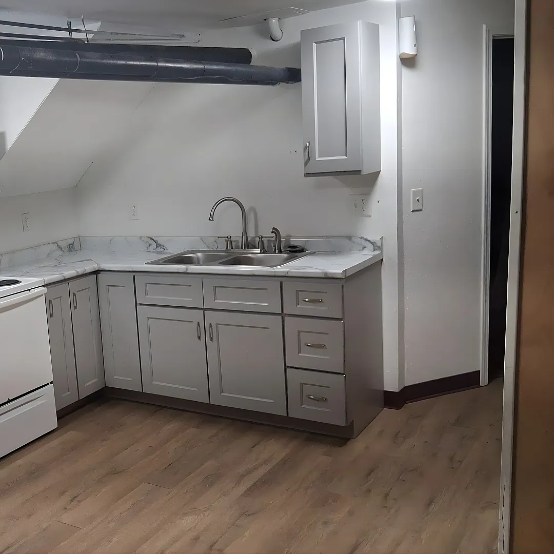 802 Main ST — Photo 3