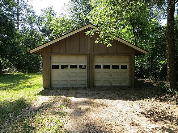 Detached Garage