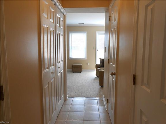 5th image of 105 Charles Parish Dr