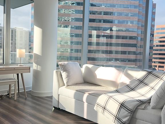 A convertible sofabed to lounge comfortably or accommodate guests comfortably