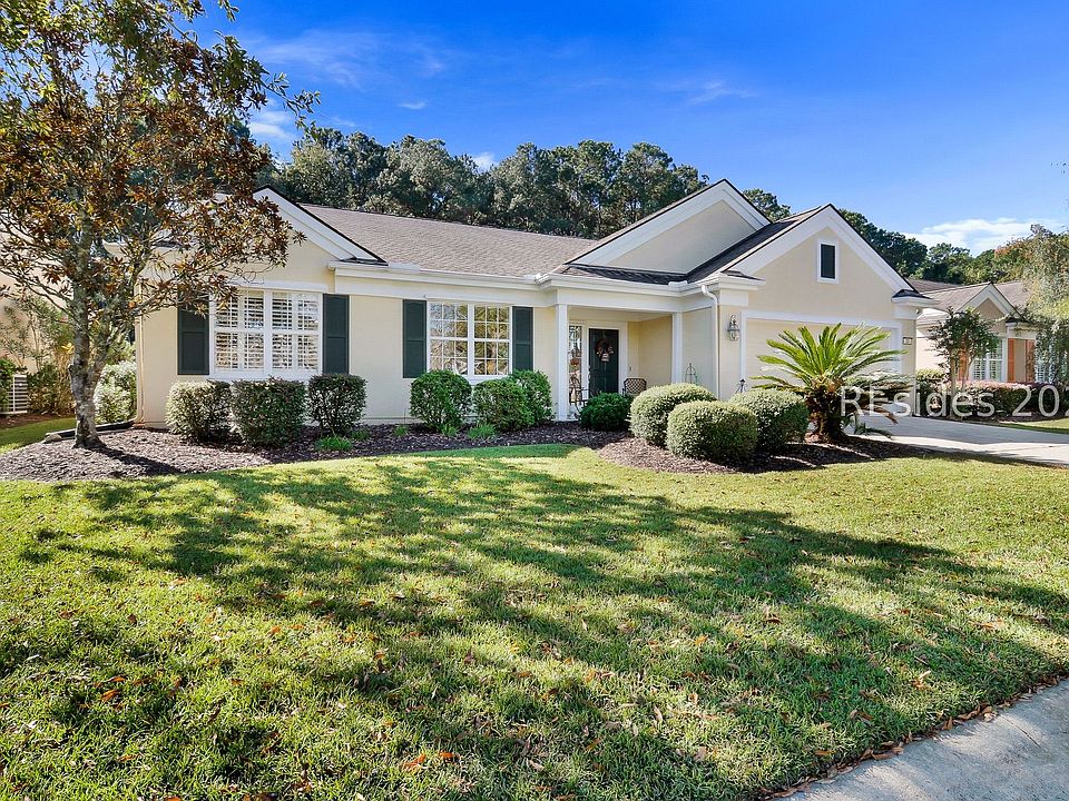 1st image of 22 Columbus Cir