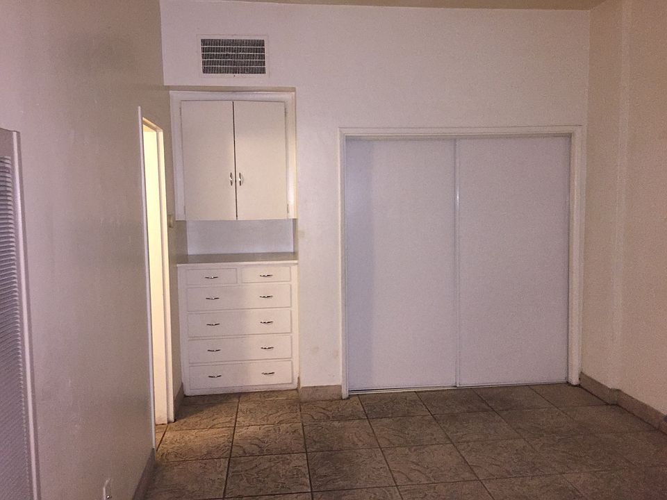 2nd image of 373 S Palm Canyon Dr APT 5