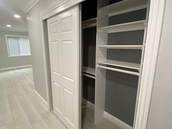 2nd image of 238 E Pearl St #4