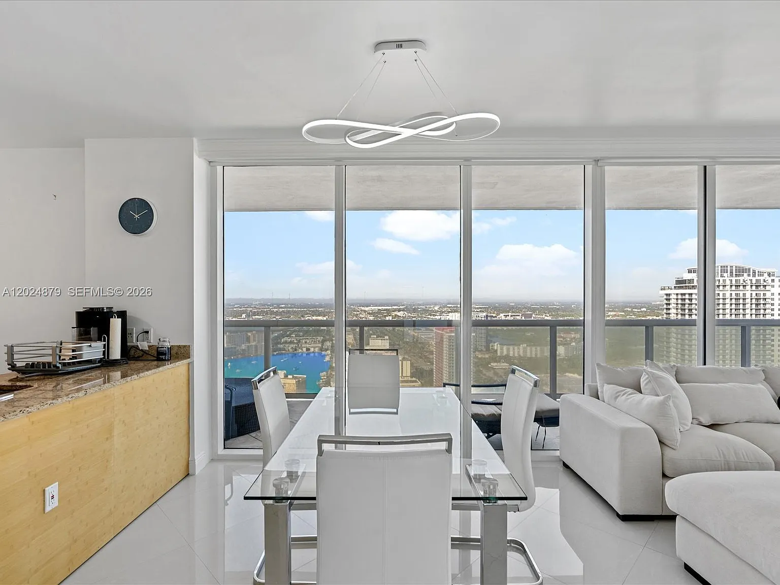 Beach Club Two Condo — Photo 4