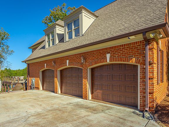 3rd image of 25 Ridgerock Dr