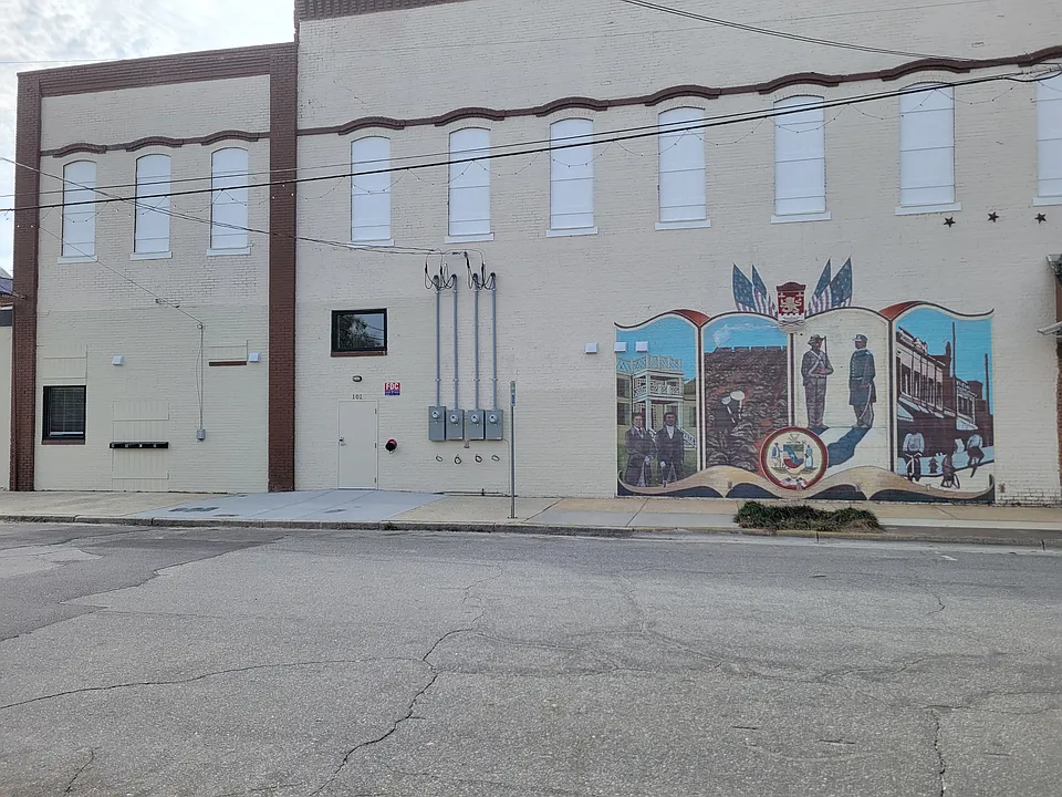 101 W North St #B