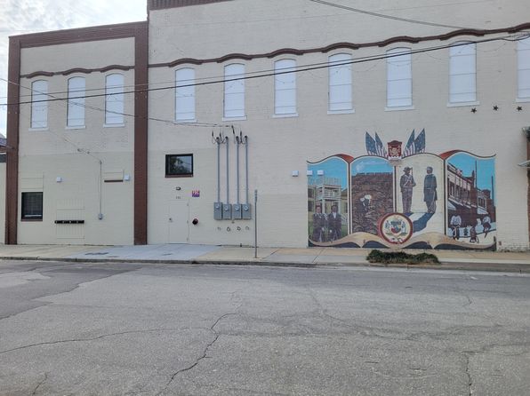 101 W North St #B