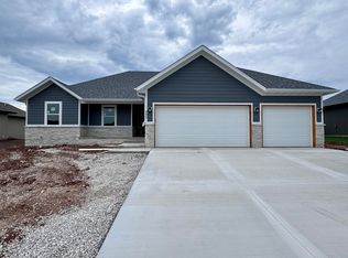 992 S Gettysburg Loop, Republic, MO 65738