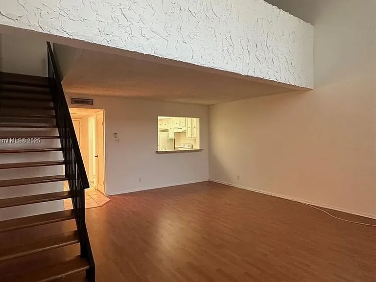17901 NW 68th Ave — Photo 5
