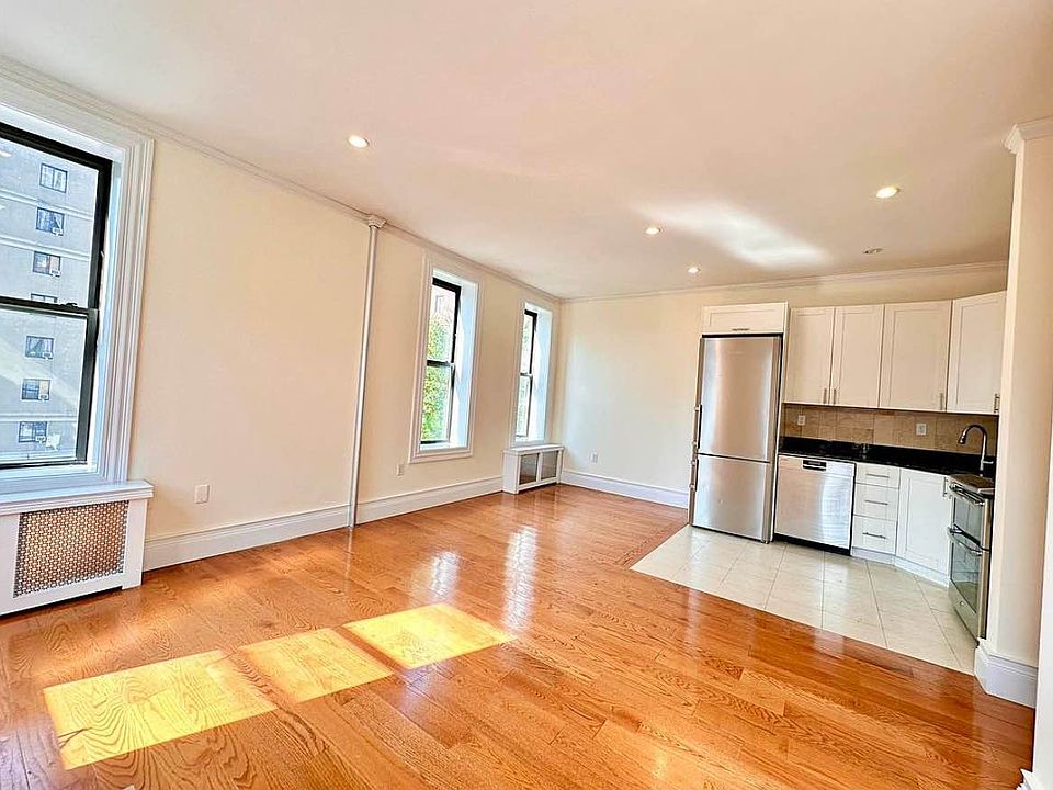 1st image of 301 W 96th St #3Y