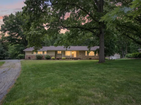 782 Bellflower Dr, Brooklyn, MI 49230
