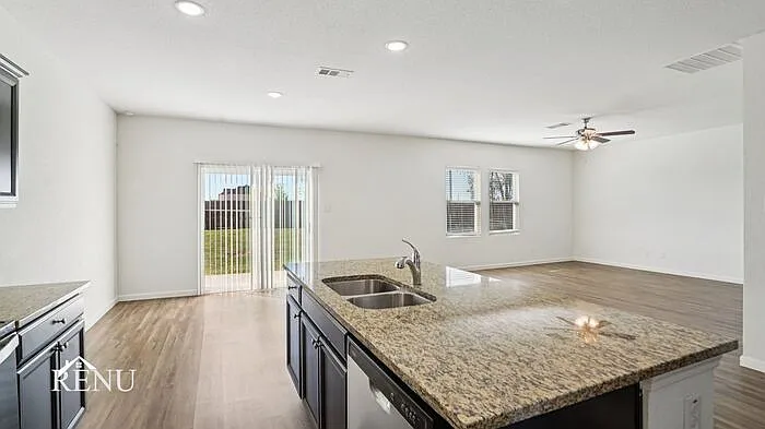 545 London Dr #545LD — Photo 10