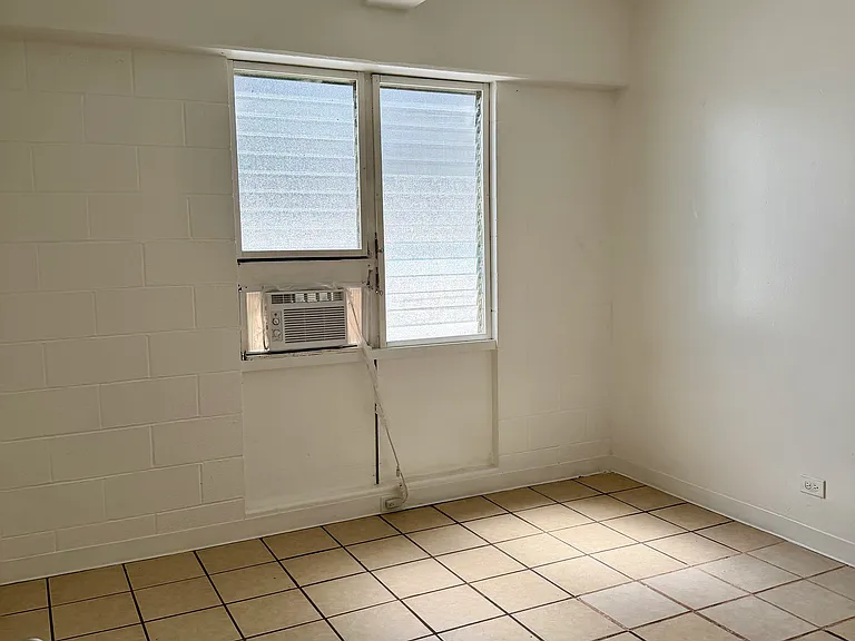 1096 S Beretania St #206 — Photo 8