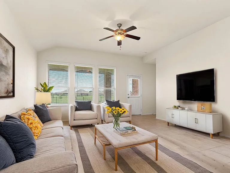 23607 Legano Dr — Photo 23