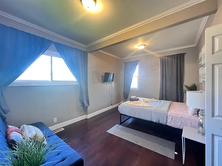 2407 N Capitol Ave #1 — Photo 18