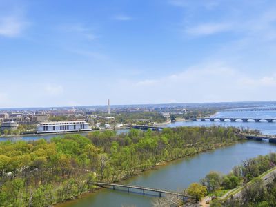 1111 19th St N APT 2604, Arlington, VA, 22209
