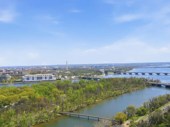 1111 19th St N APT 2604, Arlington, VA 22209