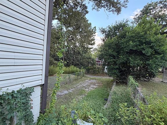 3rd image of 1421 42nd St
