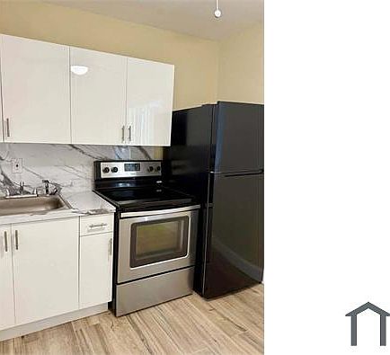 5th image of 461 NW 9th St APT 10