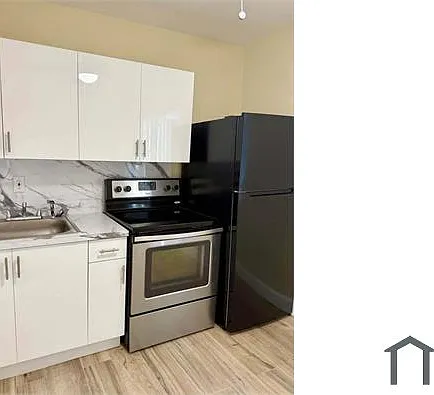 461 NW 9th St #10 — Photo 5