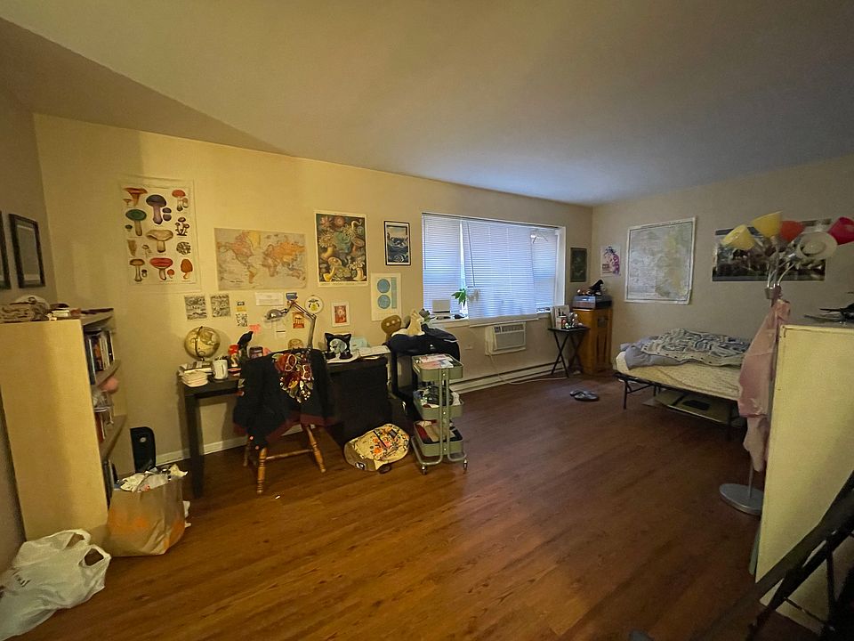 This is convertible studio.r