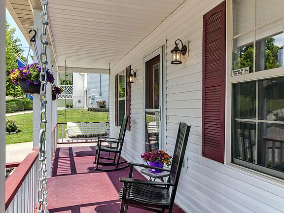 3rd image of 5942 Wilkesboro Ln
