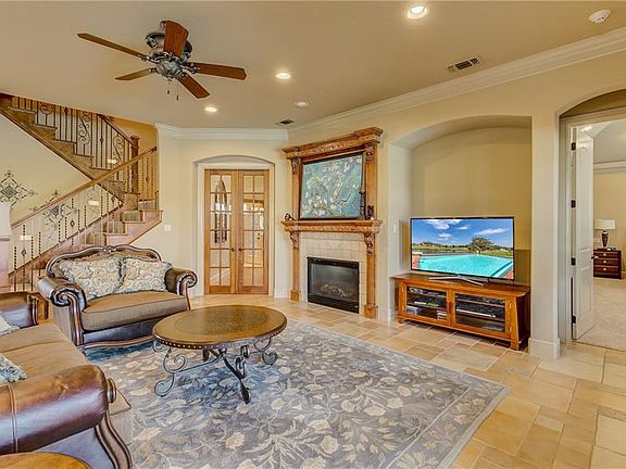 4th image of 2206 Vienna Dr