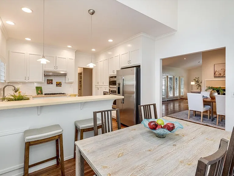 18116 California Ct — Photo 3