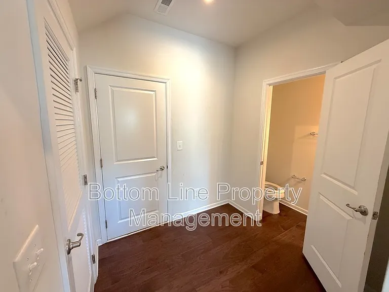 1524 Bailiff Ct SW — Photo 11