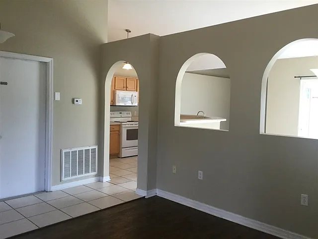 1350 Rolling River Rd — Photo 5
