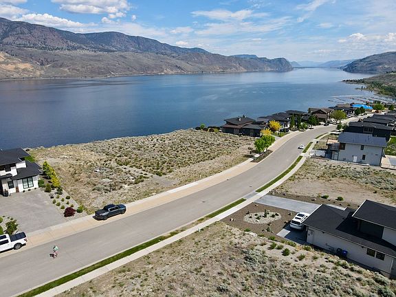 3rd image of 292 Holloway Dr