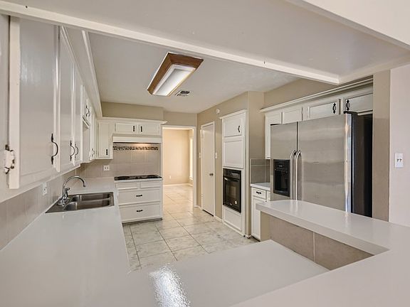 3rd image of 12110 Meadow Valley Ln