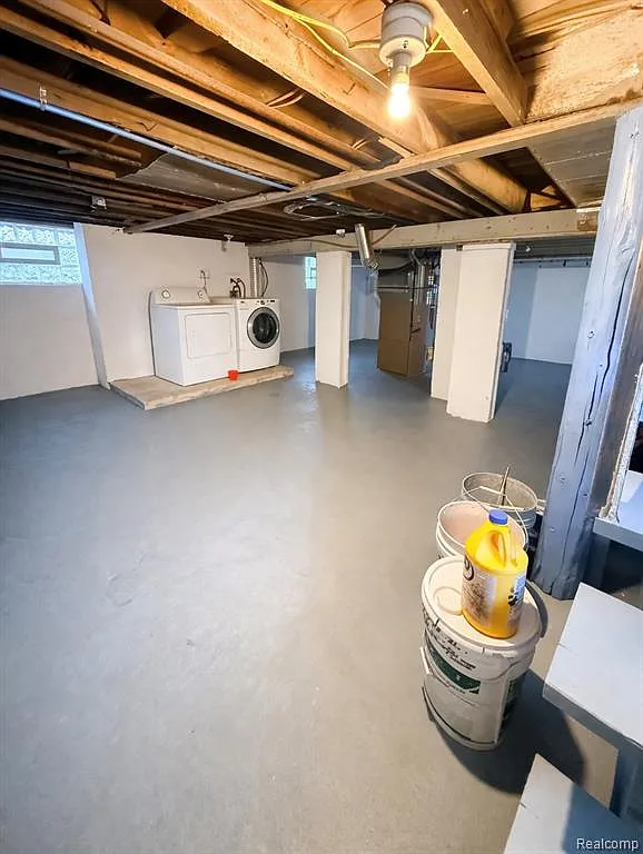 3 bed, 1.0 bath, 959 sqft, $1,600 — Photo 3