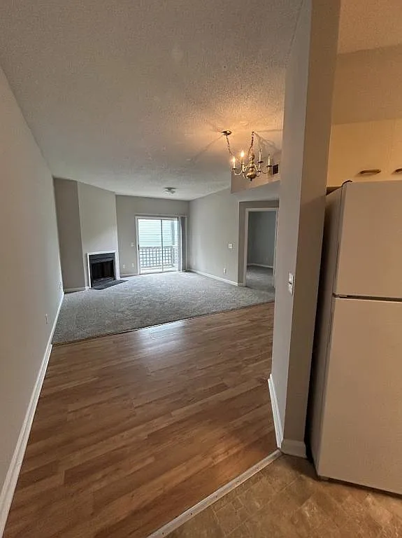 4230 Wilshire Blvd, unit 202d — Photo 2