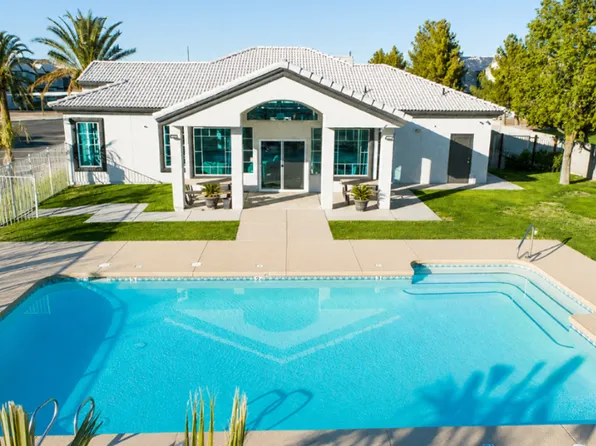 The Landmark Apartments: Desert View (DV)