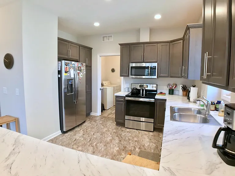 2293 Fieldstone Dr — Photo 6