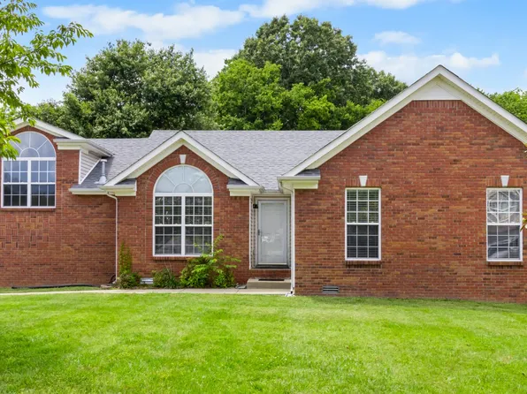 147 Observatory Dr, Clarksville, TN 37040