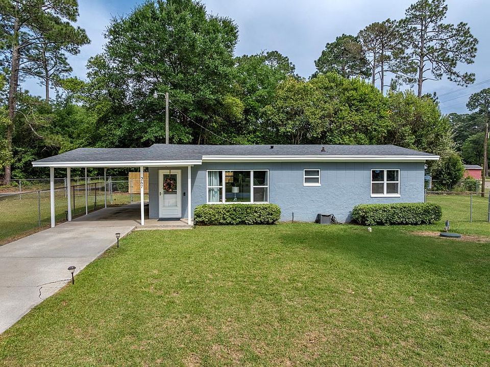 1st image of 267 Silver Lake Cir