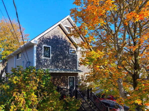 2487 Davison St #A/b, Halifax, NS B3K 4K9