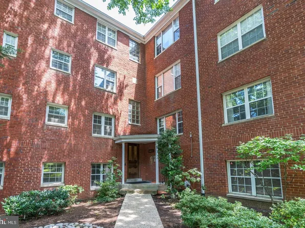 1427 N Nash St #301, Arlington, VA 22209
