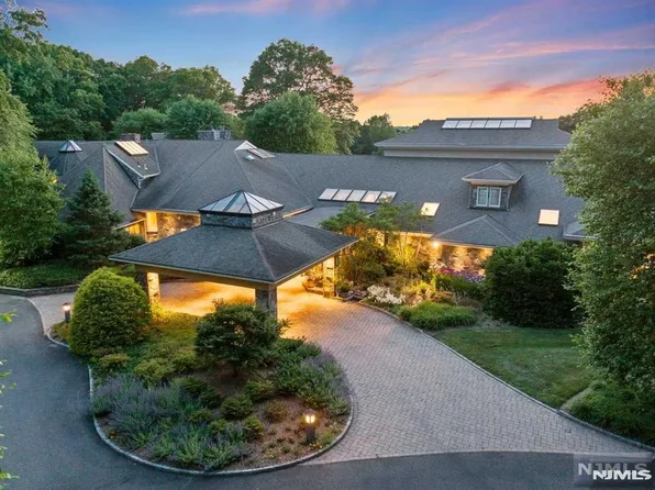 125 Chestnut Ridge Rd, Saddle River, NJ 07458