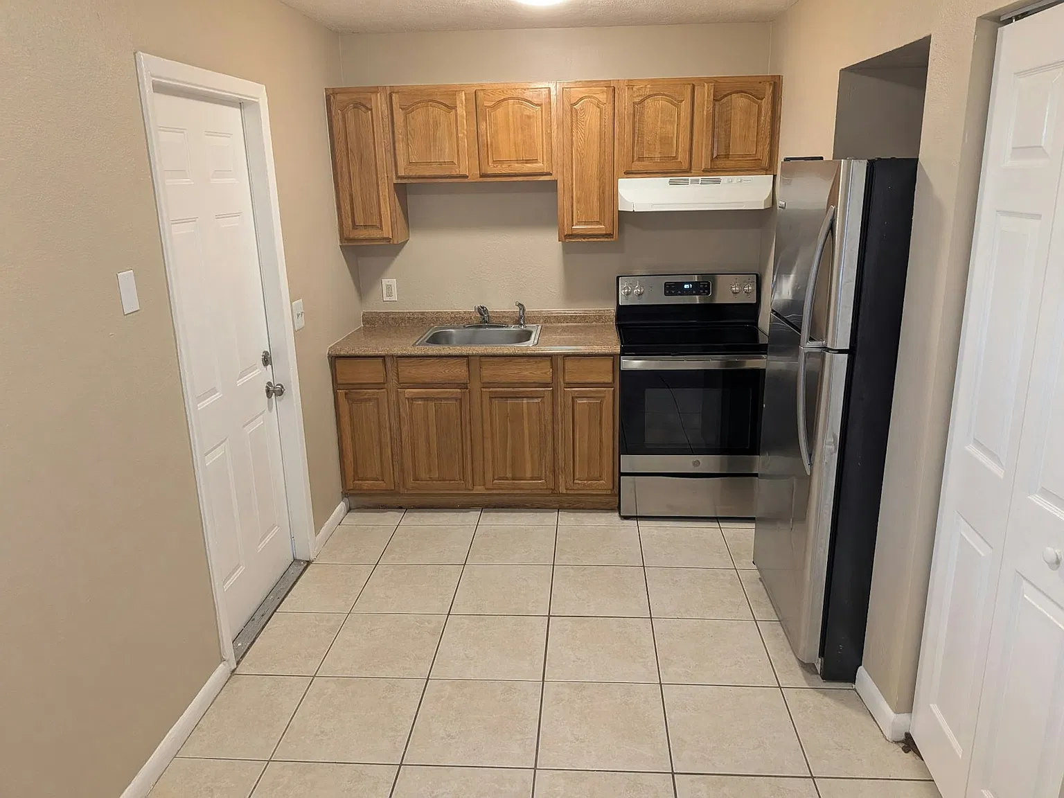 1405 College Park Lane, Unit B — Photo 2