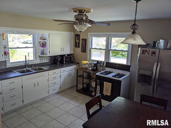 5th image of 515 N Bryan Ave