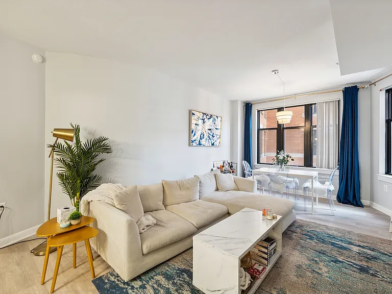 400 Massachusetts Ave NW #910 — Photo 4