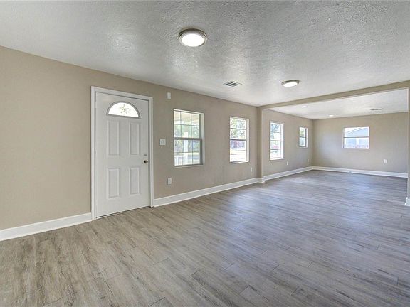 3rd image of 3020 2nd Ave N