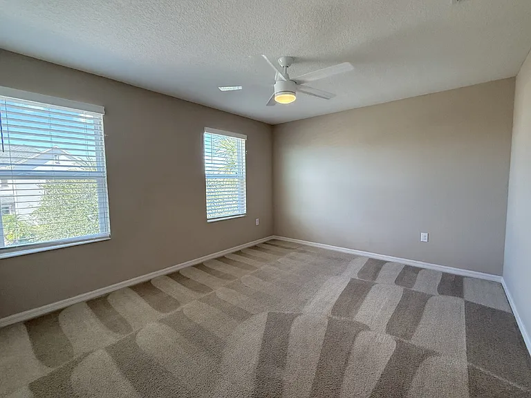 1946 Hidden Springs Dr — Photo 31