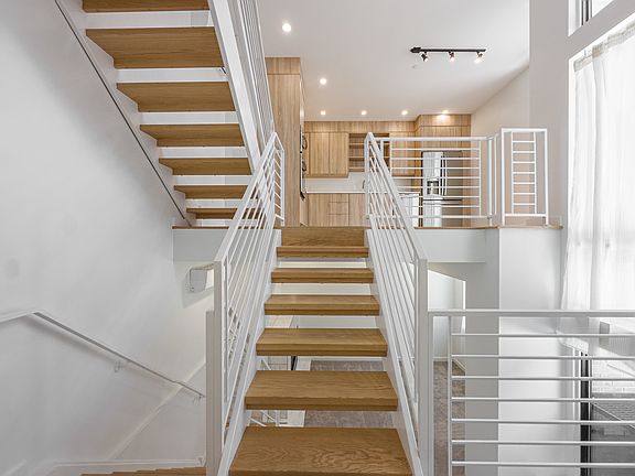 4th image of 1607 Germantown Ave #2